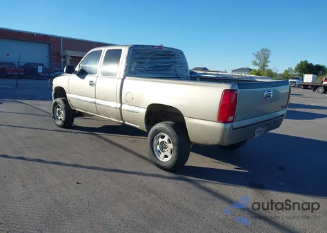 2002 GMC Sierra 1500 Sle z USA, uszkodzony, nr VIN 2GTEC19V221417144